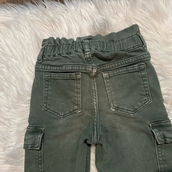 Baby Gap Military Green Just Like Mom Ruffle Cargo Jeans Size 5 yrs - Picture 7 of 8